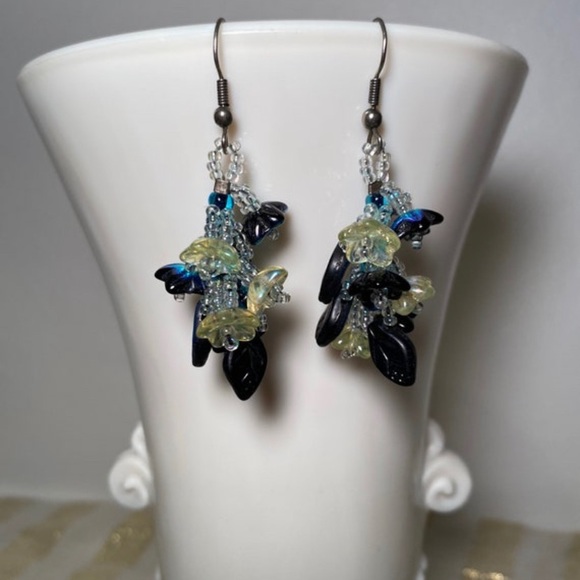 URANIUM Glass Bead Earrings Handmade Iridescent Beads Uranium Glowing Glass - Picture 4 of 10